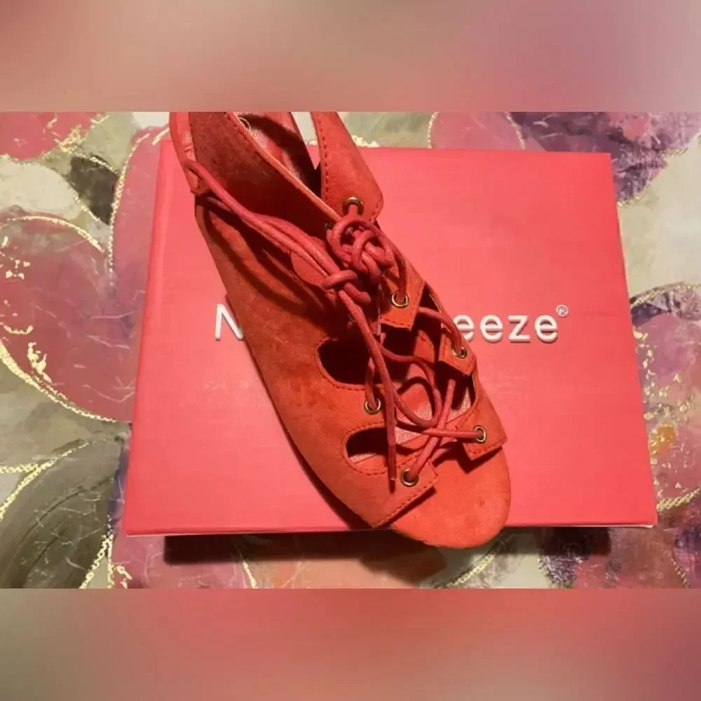 💥Natural Breeze Fuchia suede Tia  platform sandals size:8